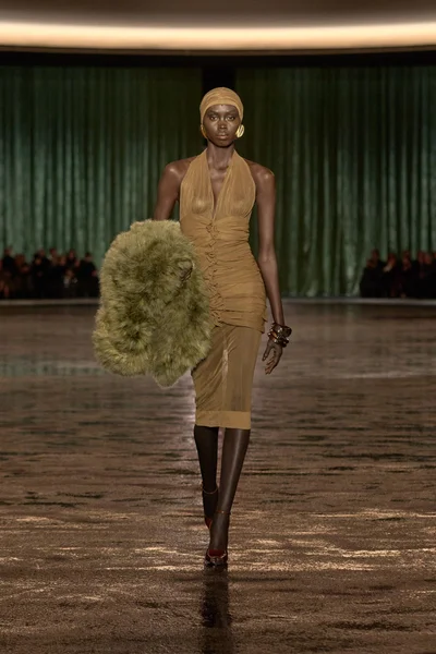 Look 7